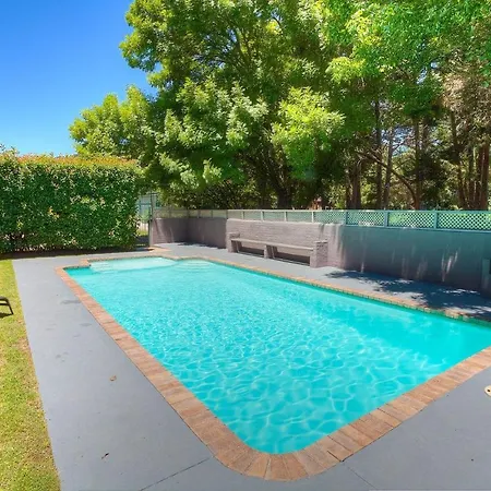 Grevillea Gardens Unit 8 Bright Exterior photo