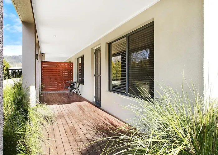 Grevillea Gardens Unit 8
