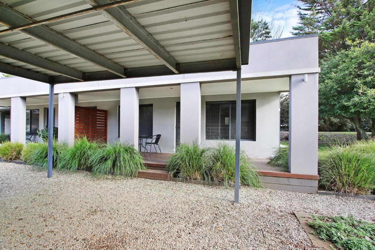 Grevillea Gardens Unit 8 Bright